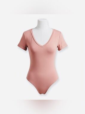 Fashion Nova Short Sleeved Bodysuit in Dusty Rose - Small, Like New